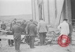 Immagine di Massacro Gardelegen sepoltura di massa Gardelegen Germania, 1945, secondo 22 filmato di repertorio 65675073348