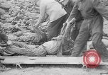 Immagine di Massacro Gardelegen sepoltura di massa Gardelegen Germania, 1945, secondo 30 filmato di repertorio 65675073348