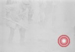 Standbild Masse Vergraben von Gardelegen Massaker Opfer Gardelegen Deutschland, 1945, aus Sekunde 21 historischem Filmmaterial Videoclip 65675073349
