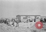 Standbild Masse Vergraben von Gardelegen Massaker Opfer Gardelegen Deutschland, 1945, aus Sekunde 48 historischem Filmmaterial Videoclip 65675073349