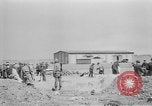 Standbild Masse Vergraben von Gardelegen Massaker Opfer Gardelegen Deutschland, 1945, aus Sekunde 49 historischem Filmmaterial Videoclip 65675073349