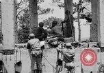 Standbild amerikanische Soldaten Baguio philippinischen Inseln, 1945, aus Sekunde 26 historischem Filmmaterial Videoclip 65675073350