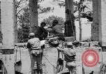 Standbild amerikanische Soldaten Baguio philippinischen Inseln, 1945, aus Sekunde 30 historischem Filmmaterial Videoclip 65675073350