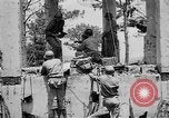 Standbild amerikanische Soldaten Baguio philippinischen Inseln, 1945, aus Sekunde 32 historischem Filmmaterial Videoclip 65675073350