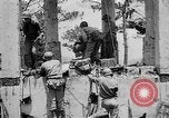 Standbild amerikanische Soldaten Baguio philippinischen Inseln, 1945, aus Sekunde 35 historischem Filmmaterial Videoclip 65675073350