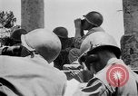 Standbild amerikanische Soldaten Baguio philippinischen Inseln, 1945, aus Sekunde 36 historischem Filmmaterial Videoclip 65675073350