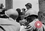 Standbild amerikanische Soldaten Baguio philippinischen Inseln, 1945, aus Sekunde 41 historischem Filmmaterial Videoclip 65675073350