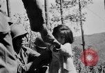 Standbild philippinischen Soldaten Baguio philippinischen Inseln, 1945, aus Sekunde 30 historischem Filmmaterial Videoclip 65675073351