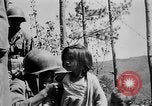 Standbild philippinischen Soldaten Baguio philippinischen Inseln, 1945, aus Sekunde 33 historischem Filmmaterial Videoclip 65675073351