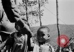 Standbild philippinischen Soldaten Baguio philippinischen Inseln, 1945, aus Sekunde 35 historischem Filmmaterial Videoclip 65675073351