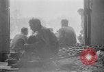 Standbild amerikanische Soldaten Baguio philippinischen Inseln, 1945, aus Sekunde 20 historischem Filmmaterial Videoclip 65675073353