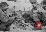 Standbild amerikanische Soldaten Baguio philippinischen Inseln, 1945, aus Sekunde 34 historischem Filmmaterial Videoclip 65675073353