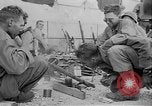 Standbild amerikanische Soldaten Baguio philippinischen Inseln, 1945, aus Sekunde 35 historischem Filmmaterial Videoclip 65675073353