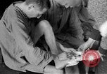 Image au camp de concentration de Buchenwald Allemagne, 1945, de la seconde 16 séquences d'archives historiques vidéo 65675073354