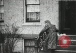 Standbild Dieb entführt Baby United States USA, 1905, aus Sekunde 6 historischem Filmmaterial Videoclip 65675073377