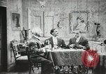 Standbild Dieb entführt Baby United States USA, 1905, aus Sekunde 18 historischem Filmmaterial Videoclip 65675073377