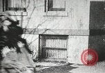 Standbild Dieb entführt Baby United States USA, 1905, aus Sekunde 34 historischem Filmmaterial Videoclip 65675073377