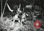 Immagine di Gli attori che ritraggono gli scozzesi United States USA, 1903, secondo 13 filmato di repertorio 65675073390