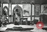 Immagine di Gli attori che ritraggono gli scozzesi United States USA, 1903, secondo 21 filmato di repertorio 65675073390