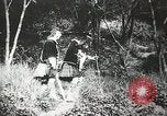 Immagine di Gli attori che ritraggono gli scozzesi United States USA, 1903, secondo 25 filmato di repertorio 65675073390
