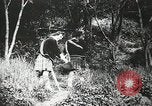 Immagine di Gli attori che ritraggono gli scozzesi United States USA, 1903, secondo 26 filmato di repertorio 65675073390