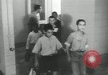 Image les garçons marocains le Maroc l'Afrique du Nord, 1964, de la seconde 57 séquences d'archives historiques vidéo 65675073405