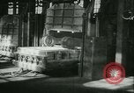 Immagine di Raymond Loewy T1 locomotore costruzione e collaudo Altoona Pennsylvania USA, 1948, secondo 42 filmato di repertorio 65675073413
