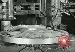 Immagine di Raymond Loewy T1 locomotore costruzione e collaudo Altoona Pennsylvania USA, 1948, secondo 49 filmato di repertorio 65675073413