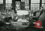 Immagine di Raymond Loewy T1 locomotore costruzione e collaudo Altoona Pennsylvania USA, 1948, secondo 52 filmato di repertorio 65675073413