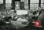 Immagine di Raymond Loewy T1 locomotore costruzione e collaudo Altoona Pennsylvania USA, 1948, secondo 53 filmato di repertorio 65675073413