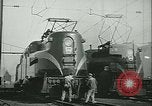 Standbild Railroad Wartung United States USA, 1948, aus Sekunde 27 historischem Filmmaterial Videoclip 65675073414