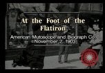 Immagine di Pedoni New York United States USA, 1903, secondo 1 filmato di repertorio 65675073423