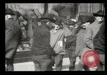 Immagine di Pedoni New York United States USA, 1903, secondo 11 filmato di repertorio 65675073423