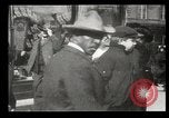 Immagine di Pedoni New York United States USA, 1903, secondo 29 filmato di repertorio 65675073423