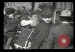 Immagine di Pedoni New York United States USA, 1903, secondo 30 filmato di repertorio 65675073423