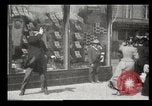Immagine di Pedoni New York United States USA, 1903, secondo 46 filmato di repertorio 65675073423