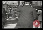 Immagine di Pedoni New York United States USA, 1903, secondo 61 filmato di repertorio 65675073423