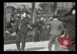 Immagine di Pedoni New York United States USA, 1903, secondo 62 filmato di repertorio 65675073423