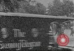 Immagine di La folla che arrivano a evento esterno United States USA, 1905, secondo 1 filmato di repertorio 65675073425