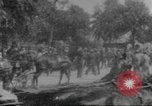Immagine di La folla che arrivano a evento esterno United States USA, 1905, secondo 9 filmato di repertorio 65675073425