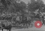 Immagine di La folla che arrivano a evento esterno United States USA, 1905, secondo 17 filmato di repertorio 65675073425