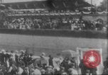 Standbild Menge an Zuschauern Saint Louis Missouri USA, 1904, aus Sekunde 15 historischem Filmmaterial Videoclip 65675073428