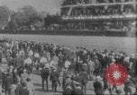 Standbild Menge an Zuschauern Saint Louis Missouri USA, 1904, aus Sekunde 31 historischem Filmmaterial Videoclip 65675073428