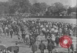 Standbild Menge an Zuschauern Saint Louis Missouri USA, 1904, aus Sekunde 37 historischem Filmmaterial Videoclip 65675073428