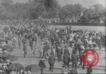 Standbild Menge an Zuschauern Saint Louis Missouri USA, 1904, aus Sekunde 39 historischem Filmmaterial Videoclip 65675073428