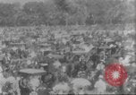 Standbild Menge an Zuschauern Saint Louis Missouri USA, 1904, aus Sekunde 49 historischem Filmmaterial Videoclip 65675073428