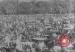 Standbild Menge an Zuschauern Saint Louis Missouri USA, 1904, aus Sekunde 52 historischem Filmmaterial Videoclip 65675073428