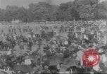 Standbild Menge an Zuschauern Saint Louis Missouri USA, 1904, aus Sekunde 57 historischem Filmmaterial Videoclip 65675073428