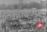 Standbild Menge an Zuschauern Saint Louis Missouri USA, 1904, aus Sekunde 60 historischem Filmmaterial Videoclip 65675073428