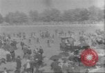Standbild Menge an Zuschauern Saint Louis Missouri USA, 1904, aus Sekunde 62 historischem Filmmaterial Videoclip 65675073428